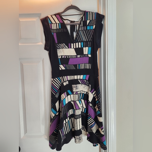 Nooworks Black and Purple Geometric Midi Dress - Picture 2 of 5